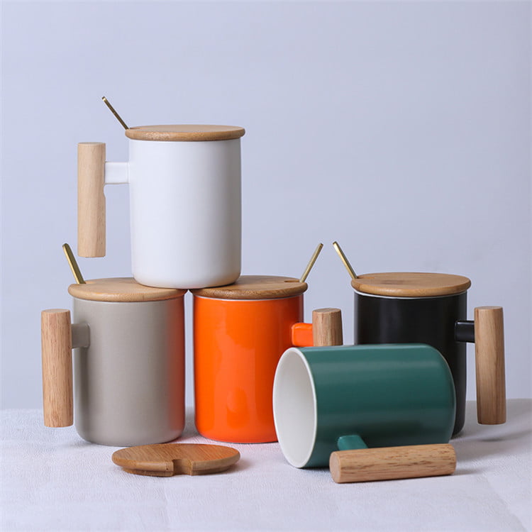 Wooden handle ceramic mugs with bamboo lid and spoon